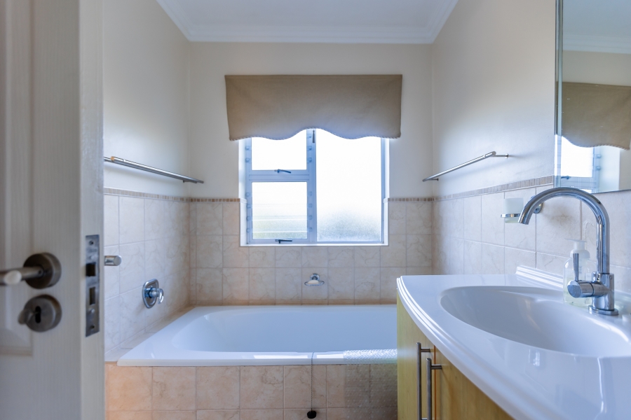 4 Bedroom Property for Sale in Pezula Golf Estate Western Cape